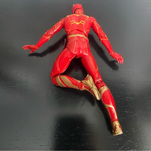 DC COMICS - The Flash Movie - Flash Action Figure McFarlane - Picture 8 of 12